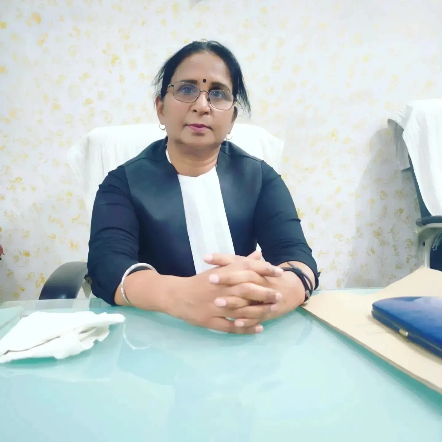 Advocate Nalini - Best Divorce Lawyer in Lucknow