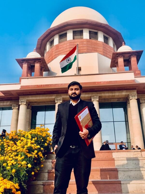 Advocate Vinod Kumar, Founder of LegalMate. He is practicing at supreme court of India